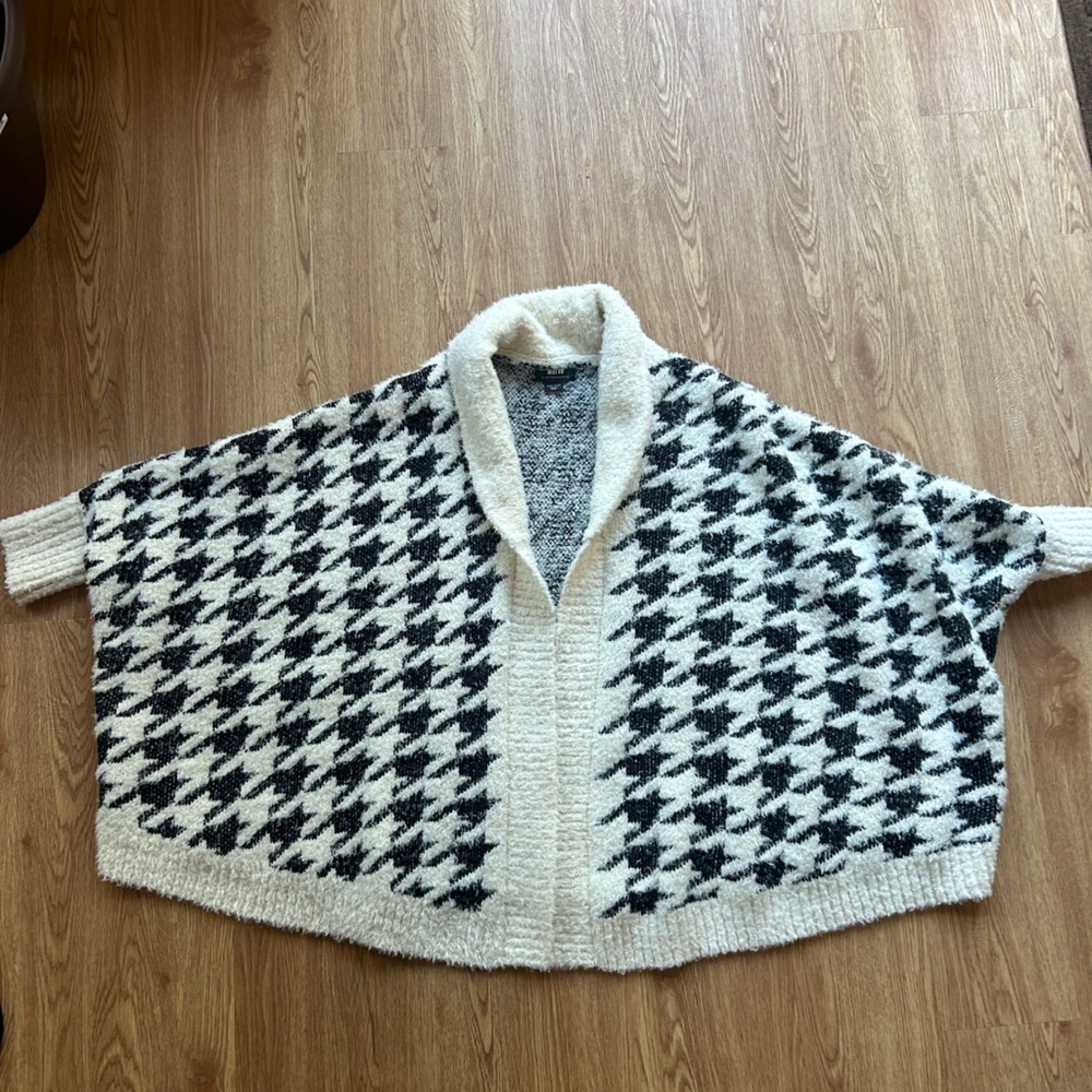 Maeve Houndstooth Oped Front Cardigan One Size